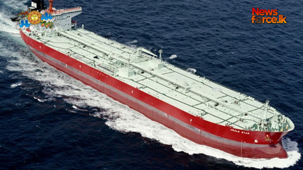 විදුලි උත්පාදනයට අවශ්ය දැවිතෙල් නැවක් දිවයිනට