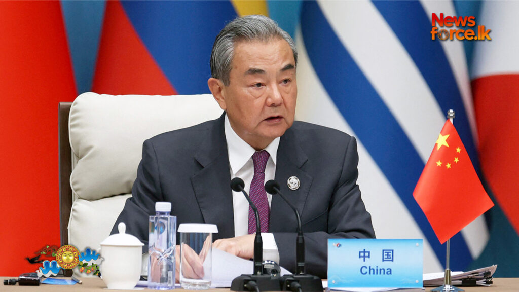 හෝමුස් සමුද්ර සන්ධියේ ‘සාමාන්ය නාවික ගමනාගමනය’ යළි අරඹන ලෙස චීන විදේශ ඇමති ඉරානයෙන් ඉල්ලයි