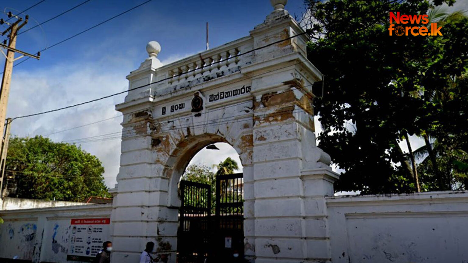 ගාල්ල බන්ධනාගාරයේ කාන්තා අංශයෙන් හමු වූ කිසිවෙක් නොසිතූ දේ…