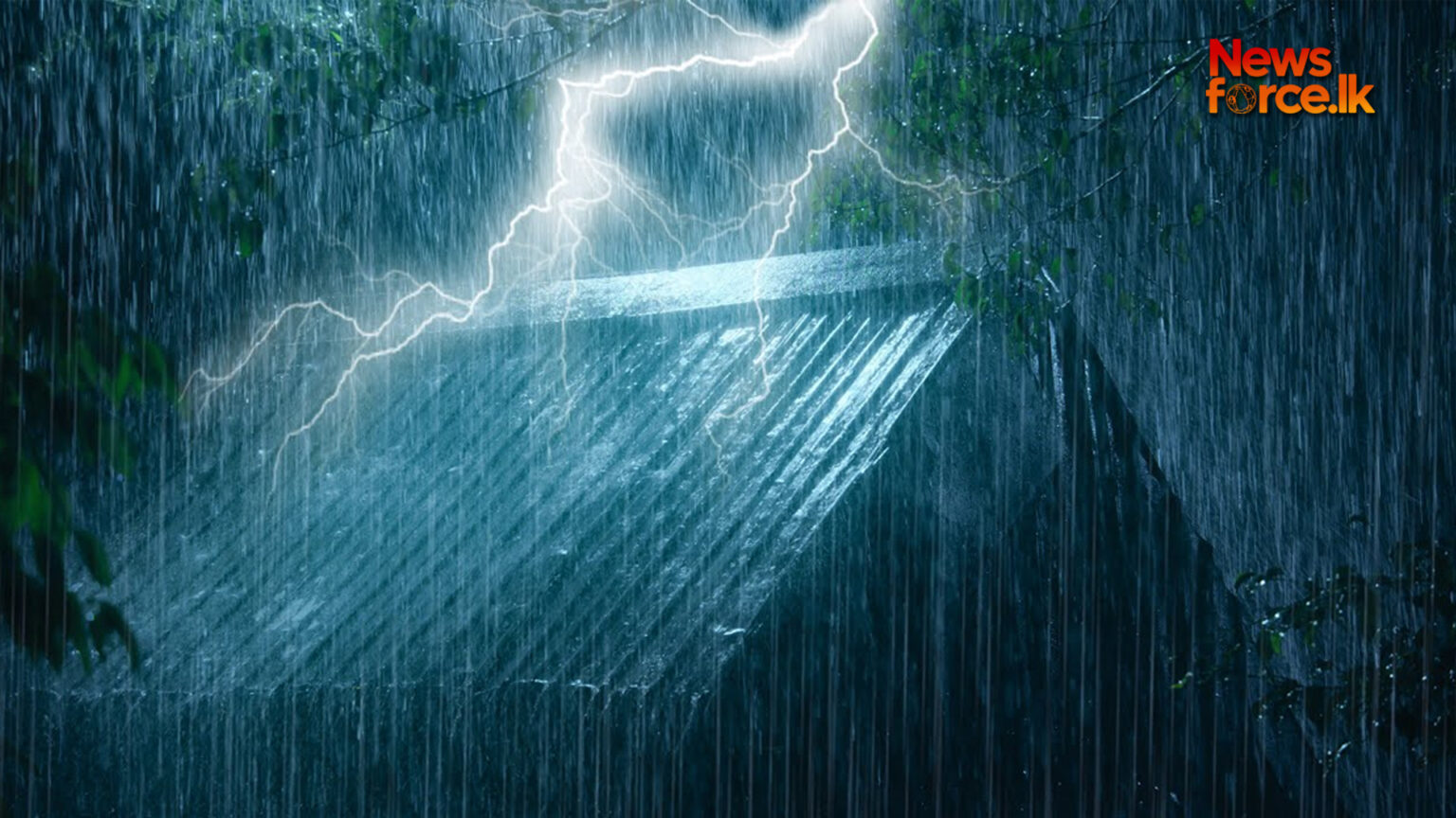 ප්රදේශ කිහිපයකට අදත් ගිගුරුම් සහිත වැසි