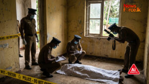 ලේ පැල්ලම් සහිතව මියගිය අයෙකුගේ සිරුරක් පාළු නිවසක් තුළ