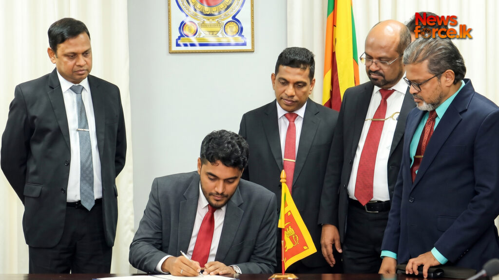 ගල් අඟුරු බාල නෑ ‘බාල ගල් අඟුරු’ කියන වචනය තමයි බාල